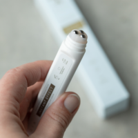 HOIA HOMESPA - Momentinio poveikio stangrinantis paakių serumas, 10ml