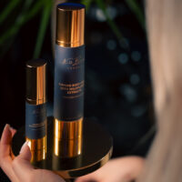 NORTH BEAUTY - Stangrinantis paakių kremas „Lift & Hydrate“ su hialuronu ir arnika, 15ml