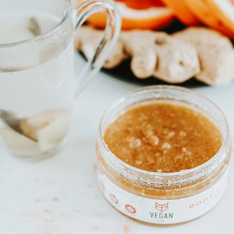 VEGAN FOX - Anticeliulitinis kūno šveitiklis su imbieru – 300 g