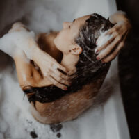 NZF_8877-700x1052-1.jpg V.O.H - Voh plaukų priežiūros rinkinys