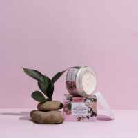 PojengiKreem.jpeg MAGRADA ORGANIC COSMETICS - Bijūnų kūno kremas su svarainių ekstraktu- 350 ml