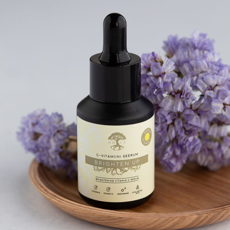 W2A3511-ruut.jpg HOIA HOMESPA - Šviesinamasis vitamino C serumas, 30ml