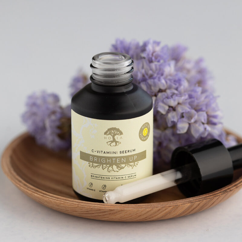 W2A3515-ruut.jpg HOIA HOMESPA - Šviesinamasis vitamino C serumas, 30ml