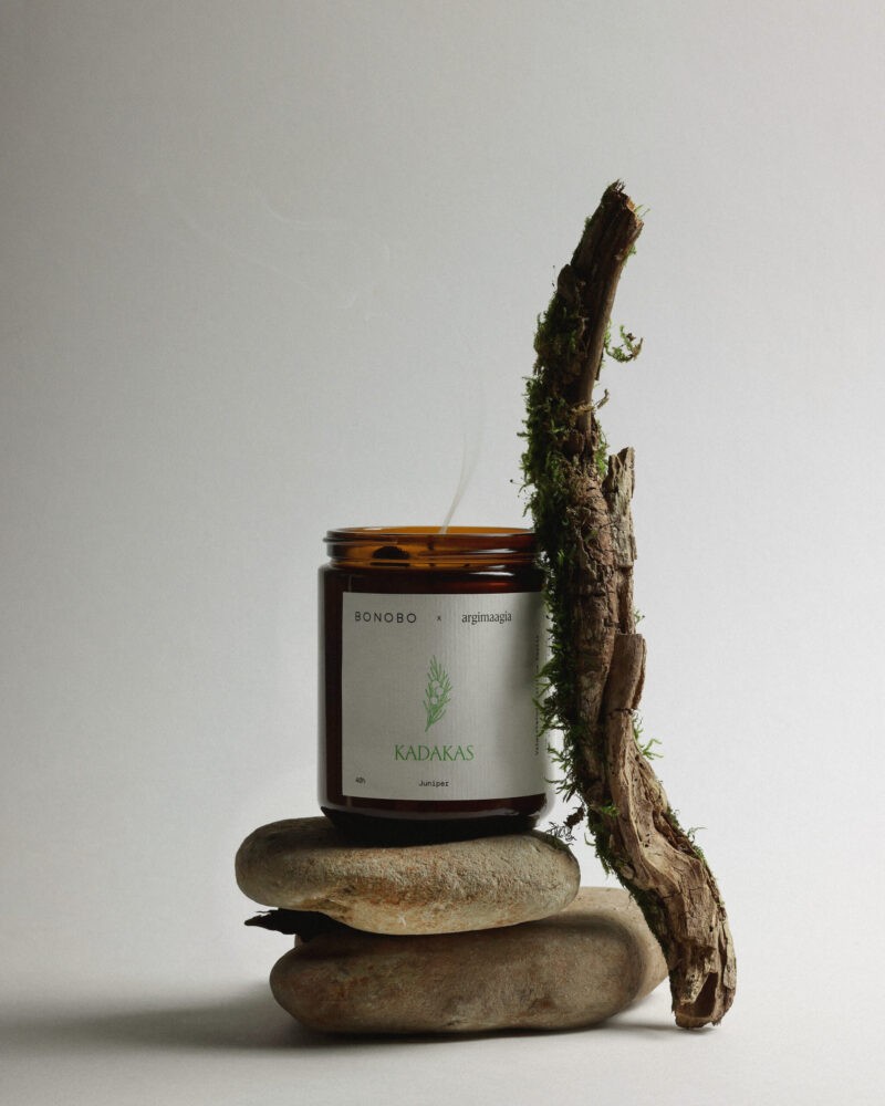 bonobo-scented-candle-juniper-e539f9cb.jpg BONOBO - Rankų darbo žvakė-Kadagys