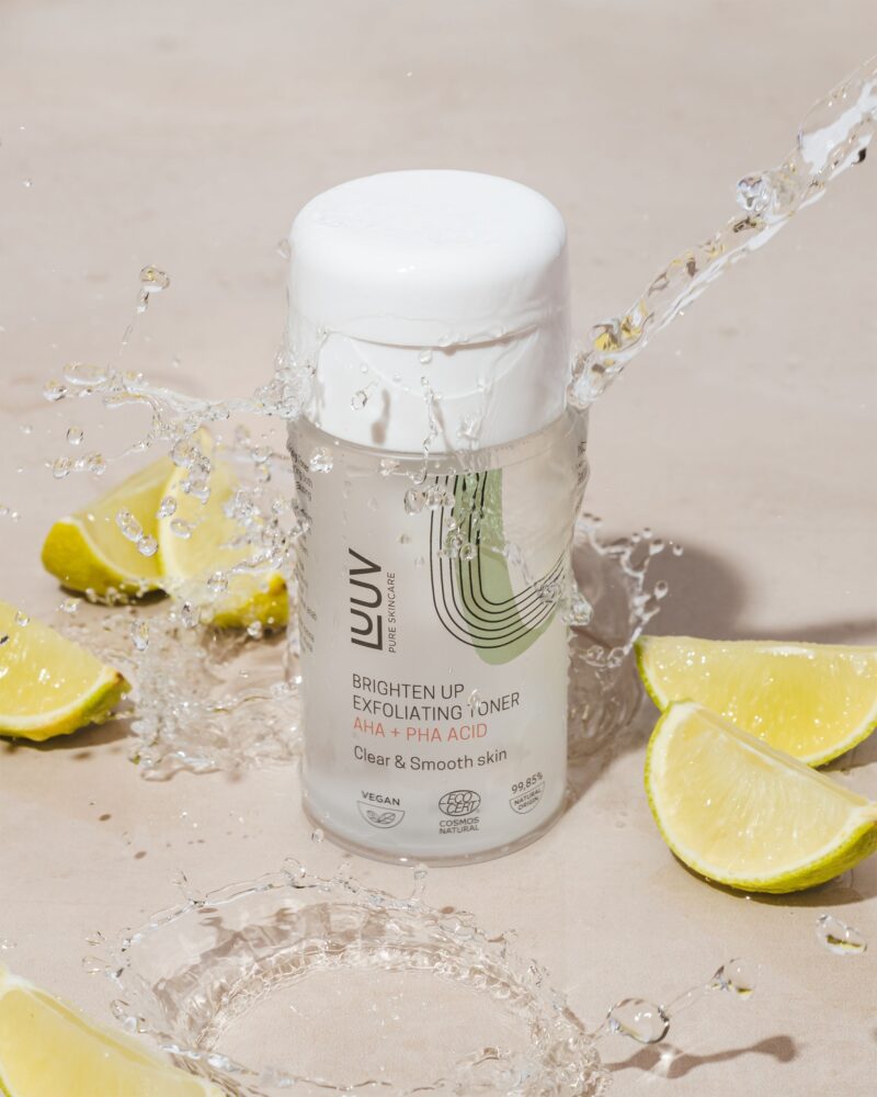 exfoliating-face-toner-with-aha-pha-acid-cosmos-120-ml-fa5d043c.jpg LUUV - Šveičiamasis veido tonikas, COSMOS ORGANIC 120 ml