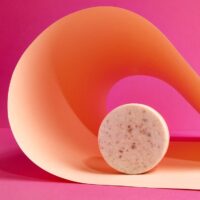 VEGAN FOX - Kietasis veido prausiklis su rausvuoju moliu, 50g