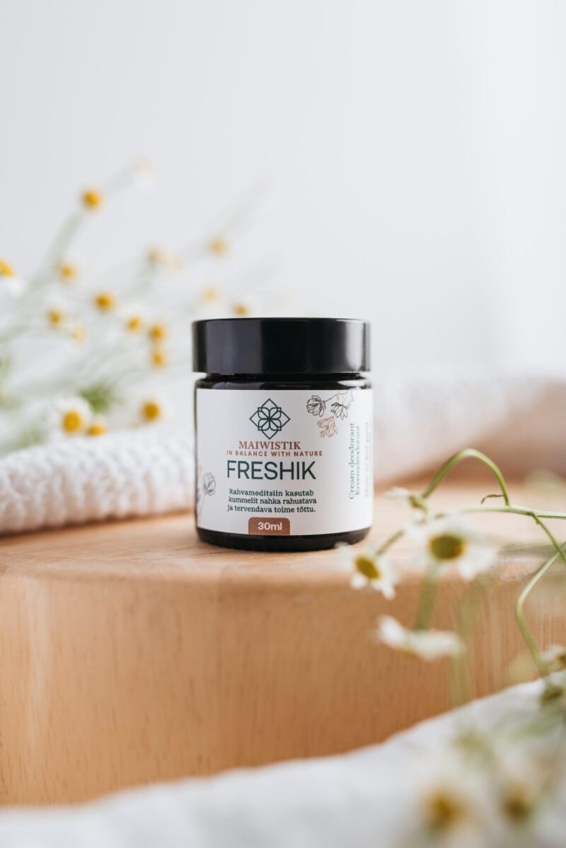 freshik_maiwistik_ljstuudio-4-scaled-1.jpg MAIWISTIK - FRESHIK ramunėlių kreminis dezodorantas 30ml