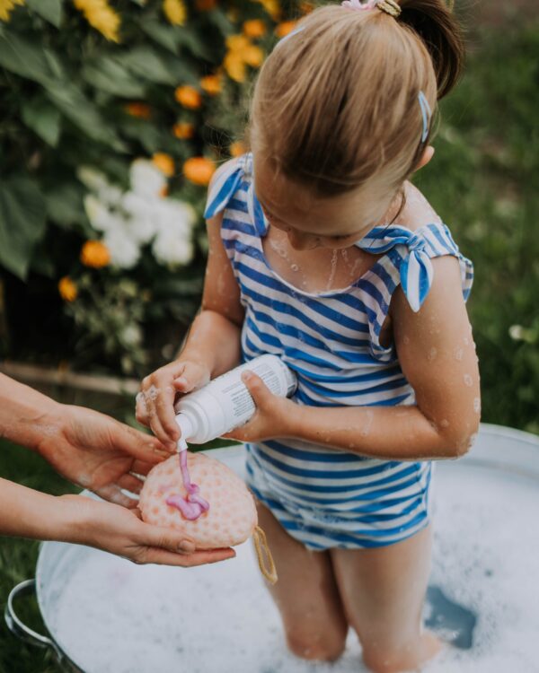 LUUV - Vaikiška dušo putos kriaušės kvapo COSMOS, 150 ml