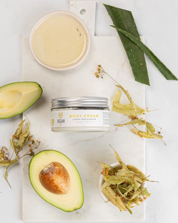 liepziedu-kermena-krems-vegan-fox.jpg VEGAN FOX - Liepžiedžių kūno kremas, 200 g