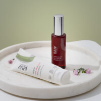 LUUV - Super Glow veido serumas su vitaminu C + D ir hialurono rūgštimi, 30 ml | Natūrali dieninė odos priežiūra COSMOS