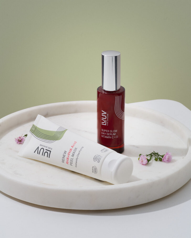 LUUV - Super Glow veido serumas su vitaminu C + D ir hialurono rūgštimi, 30 ml | Natūrali dieninė odos priežiūra COSMOS