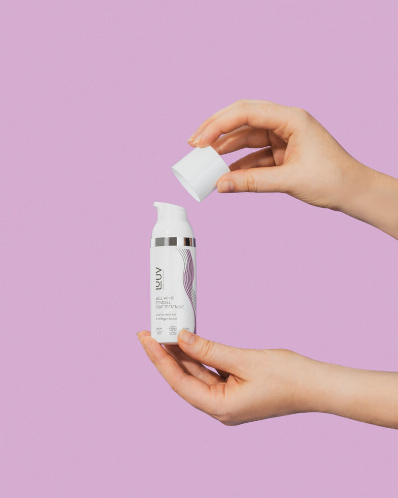 LUUV - Senėjimą lėtinantis naktinis serumas su augalinėmis kamieninėmis ląstelėmis, COSMOS Organic, 50 ml