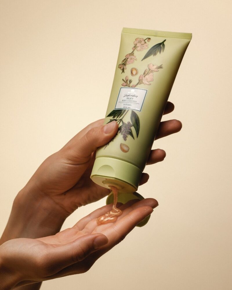 MAGRADA ORGANIC COSMETICS - Dušo gelis su švytėjimu ,-200ml