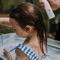 LUUV - Plaukų iššukavimą lengvinantis kondicionierius „Detangle Spray“, 100 ml