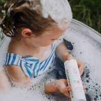 natural-kids-shampoo-pear-cosmos-200ml-2d43c22e.jpg LUUV - Natūralus vaikų šampūnas „Kriaušė“ COSMOS, 200 ml