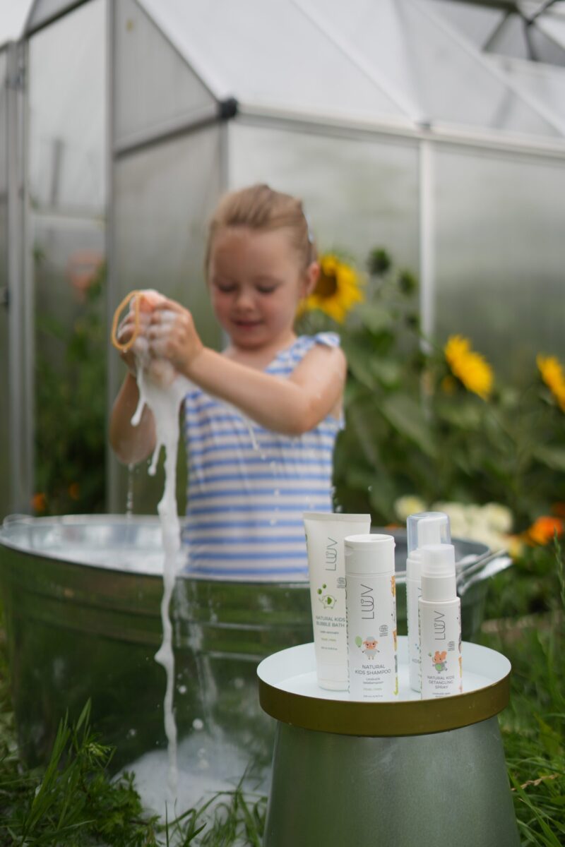 natural-kids-shampoo-pear-cosmos-200ml-c85165a1.jpg LUUV - Natūralus vaikų šampūnas „Kriaušė“ COSMOS, 200 ml