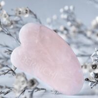 rose-quartz-gua-sha-massage-crystal-146011a1.jpg BERRICHI - Rožinio kvarco Gua Sha masažo kristalas