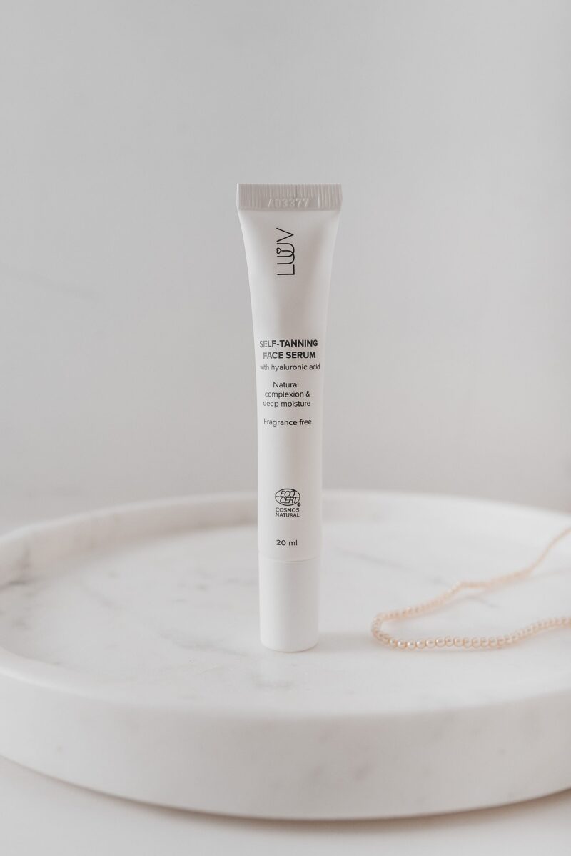 LUUV - Savaiminio įdegio veido serumas su hialurono rūgštimi, natūralus efektas, 20 ml