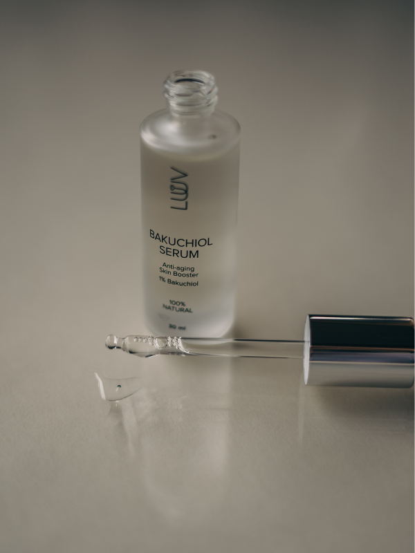 LUUV - Natūralus jauninantis veido serumas su bakučioliu jautriai odai, 30 ml
