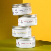 vegan-fox-produkti-2-1-1.jpg VEGAN FOX - Greipfrutų kūno kremas, 200 g